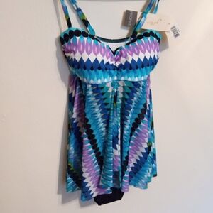 GoTex NWT Colorful Geometric Swimsuit Top Sz US 10